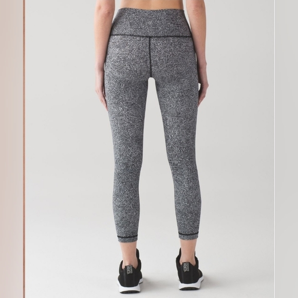 Lululemon High Times PantLine Up White Black sz4 - Picture 2 of 8